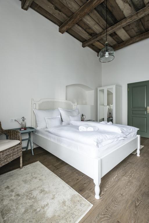 R40 Vendeghaz Hotel Mad Luaran gambar